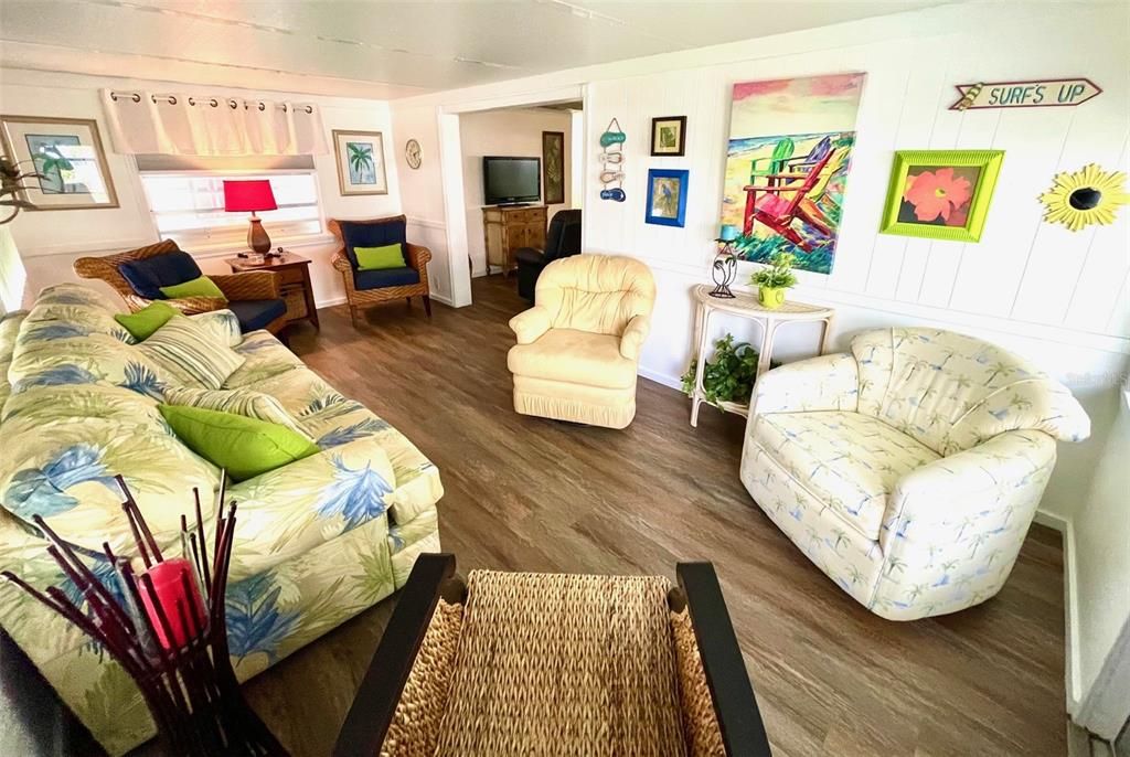 待售: $189,900 (2 贝兹, 2 浴室, 840 平方英尺)