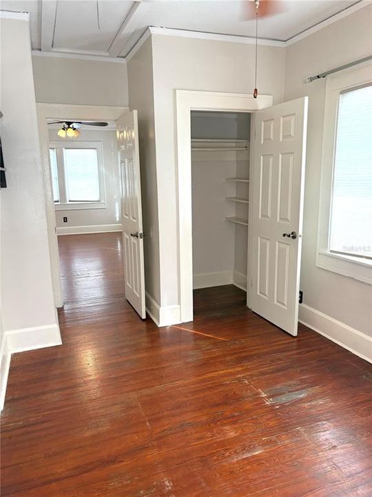 Active With Contract: $1,750 (2 beds, 1 baths, 876 Square Feet)