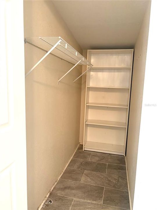 Active With Contract: $1,750 (2 beds, 1 baths, 876 Square Feet)