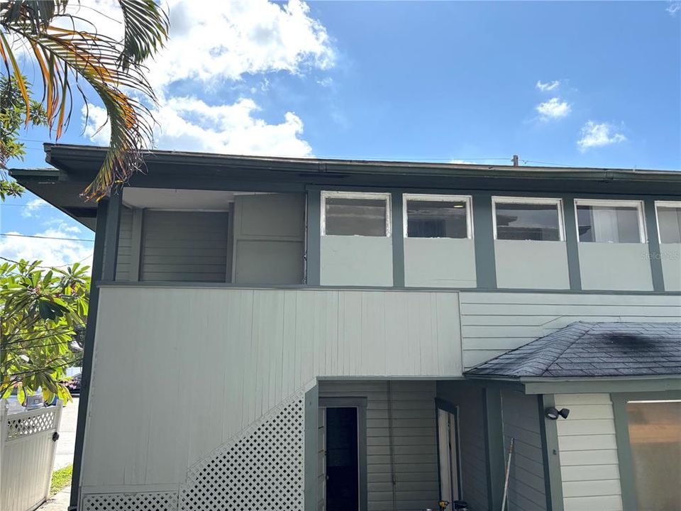 Active With Contract: $1,750 (2 beds, 1 baths, 876 Square Feet)