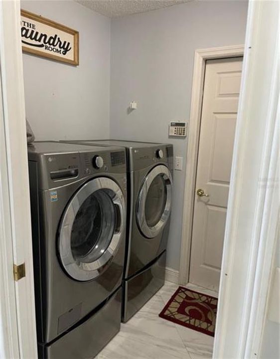 На продажу: $400,000 (3 спален, 2 ванн, 1758 Квадратных фут)