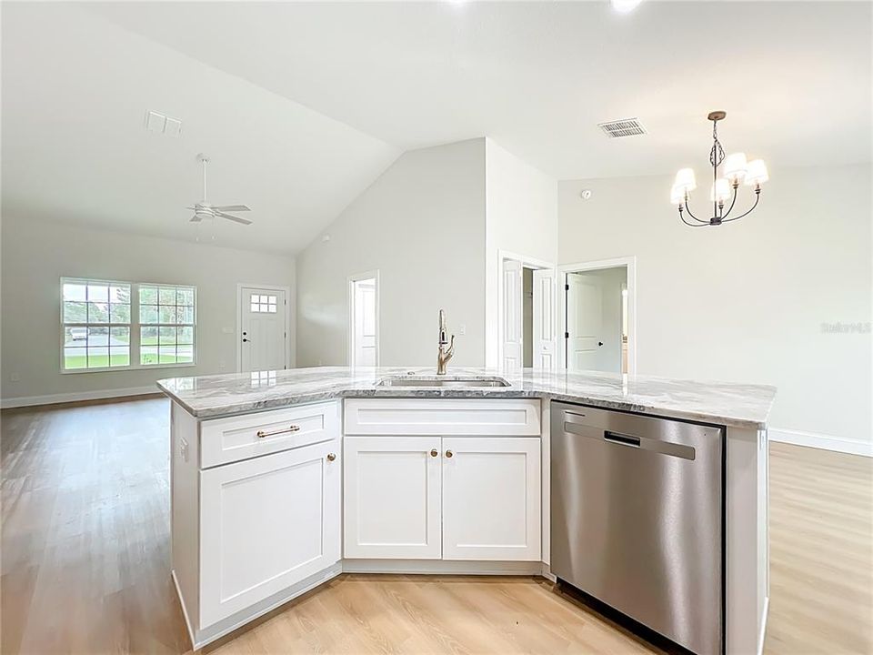 For Sale: $278,900 (3 beds, 2 baths, 1491 Square Feet)