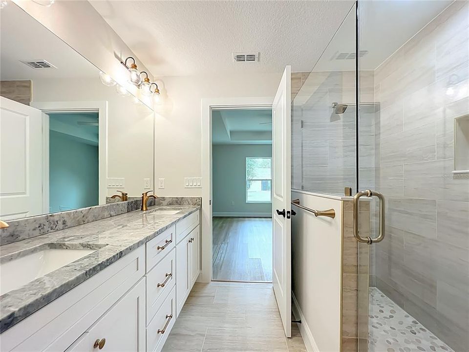 For Sale: $278,900 (3 beds, 2 baths, 1491 Square Feet)