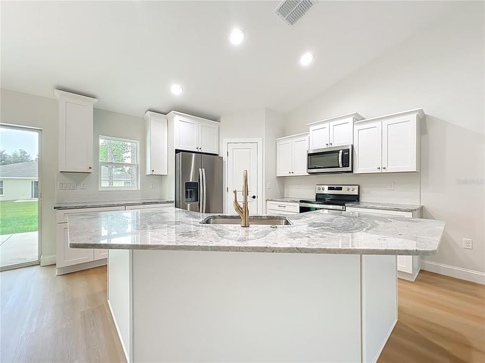 For Sale: $278,900 (3 beds, 2 baths, 1491 Square Feet)