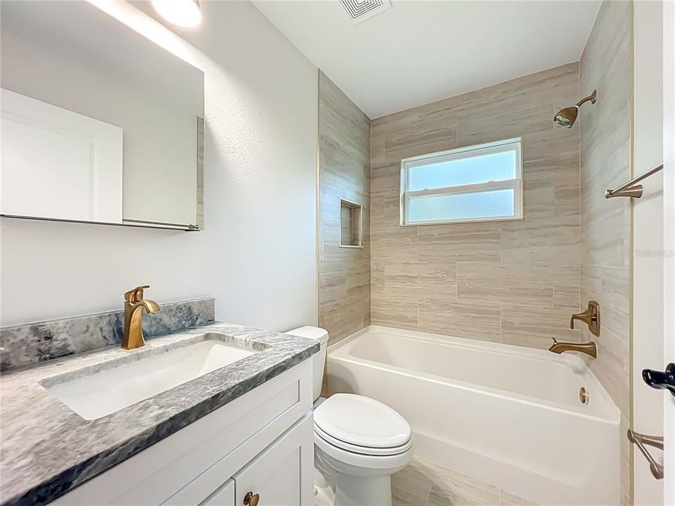 For Sale: $278,900 (3 beds, 2 baths, 1491 Square Feet)