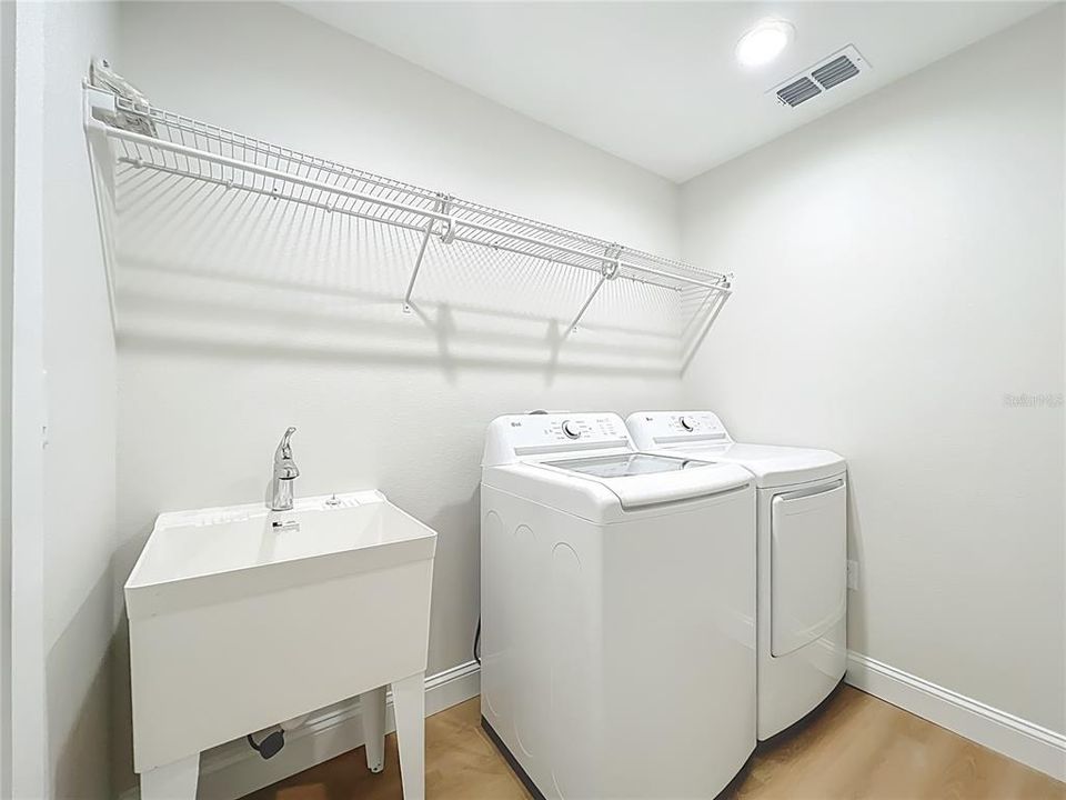 For Sale: $278,900 (3 beds, 2 baths, 1491 Square Feet)