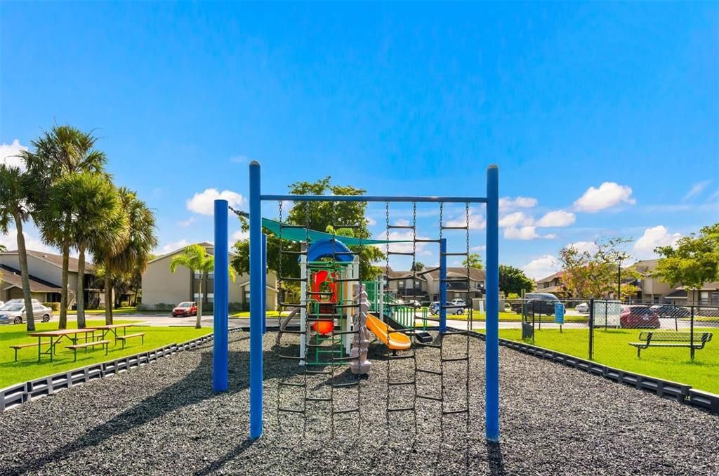 For Rent: $1,895 (1 beds, 1 baths, 771 Square Feet)