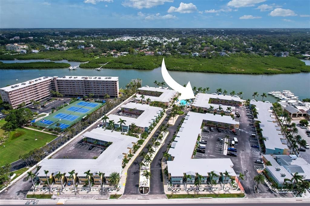 На продажу: $341,000 (1 спален, 1 ванн, 735 Квадратных фут)