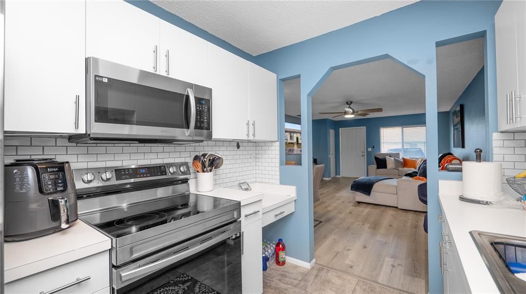 На продажу: $169,000 (3 спален, 2 ванн, 1073 Квадратных фут)