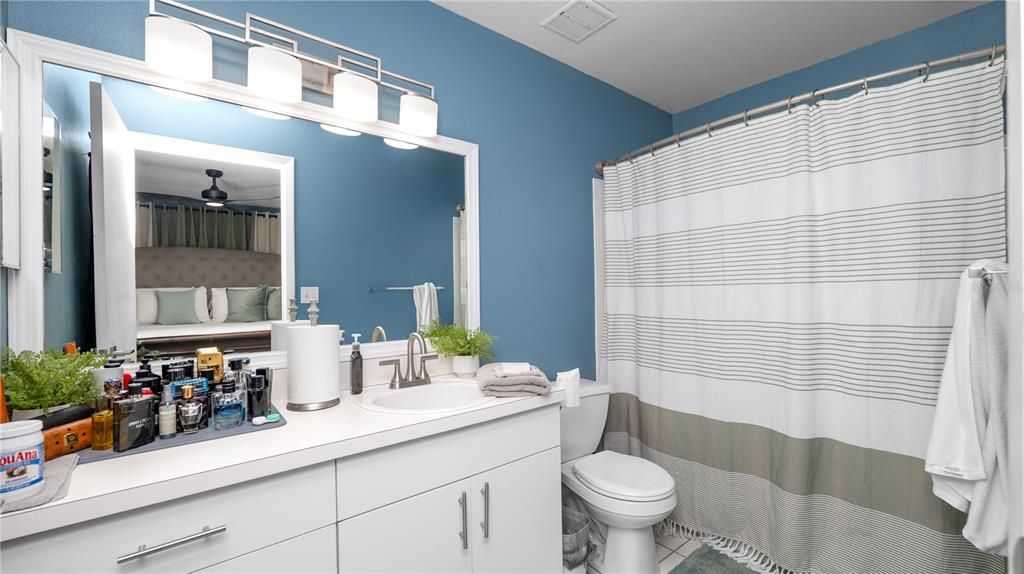 На продажу: $169,000 (3 спален, 2 ванн, 1073 Квадратных фут)