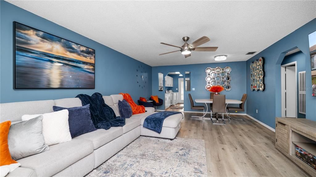 На продажу: $169,000 (3 спален, 2 ванн, 1073 Квадратных фут)