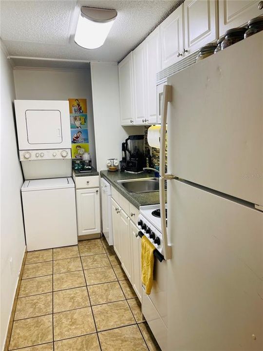 待售: $107,900 (1 贝兹, 1 浴室, 548 平方英尺)