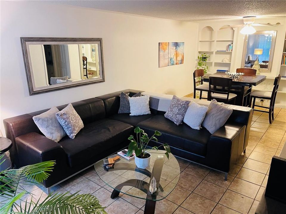 待售: $107,900 (1 贝兹, 1 浴室, 548 平方英尺)