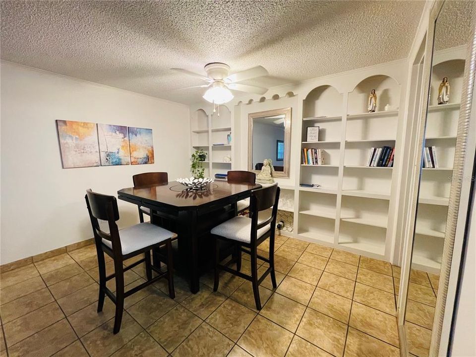 待售: $107,900 (1 贝兹, 1 浴室, 548 平方英尺)