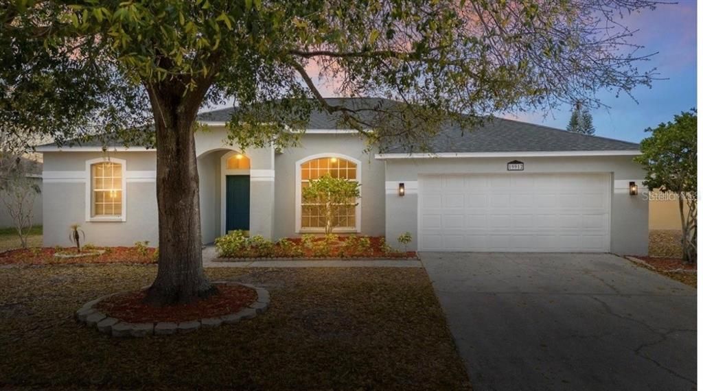 Recently Sold: $560,000 (4 beds, 2 baths, 1996 Square Feet)