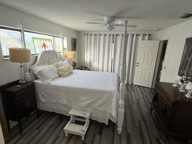 For Rent: $3,280 (3 beds, 2 baths, 1620 Square Feet)