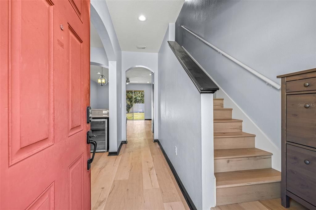 На продажу: $214,900 (2 спален, 2 ванн, 1120 Квадратных фут)