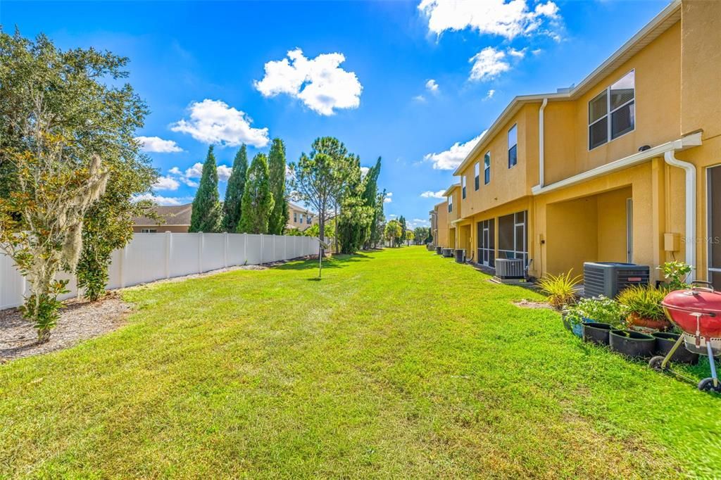 На продажу: $214,900 (2 спален, 2 ванн, 1120 Квадратных фут)