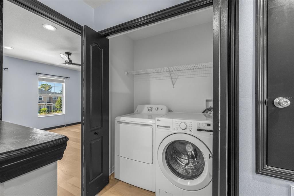 На продажу: $214,900 (2 спален, 2 ванн, 1120 Квадратных фут)