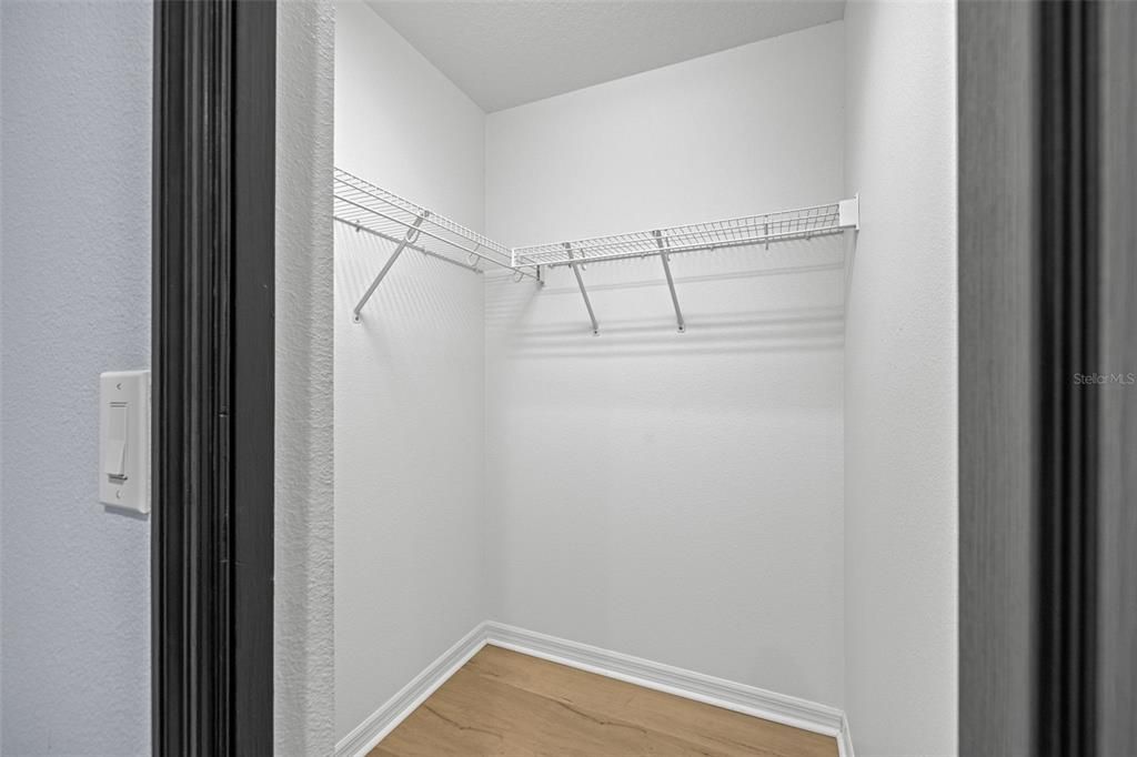 На продажу: $214,900 (2 спален, 2 ванн, 1120 Квадратных фут)