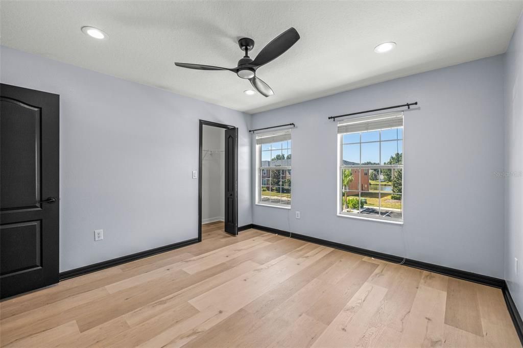 На продажу: $214,900 (2 спален, 2 ванн, 1120 Квадратных фут)