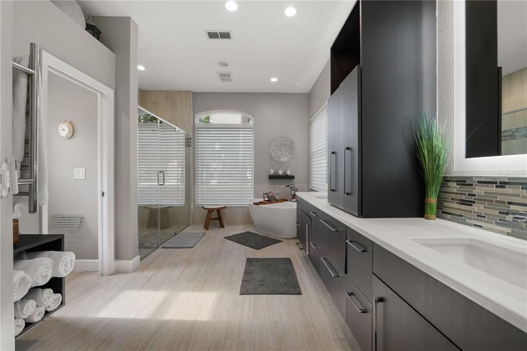 For Sale: $1,499,900 (4 beds, 3 baths, 3850 Square Feet)