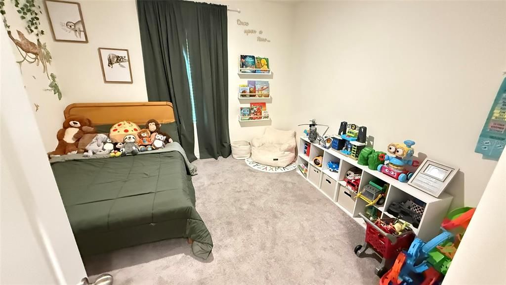 Под контрактом: $2,500 (4 спален, 2 ванн, 1846 Квадратных фут)