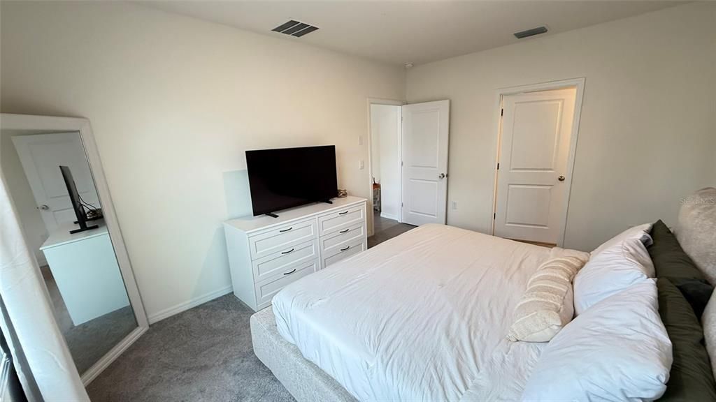 Под контрактом: $2,500 (4 спален, 2 ванн, 1846 Квадратных фут)