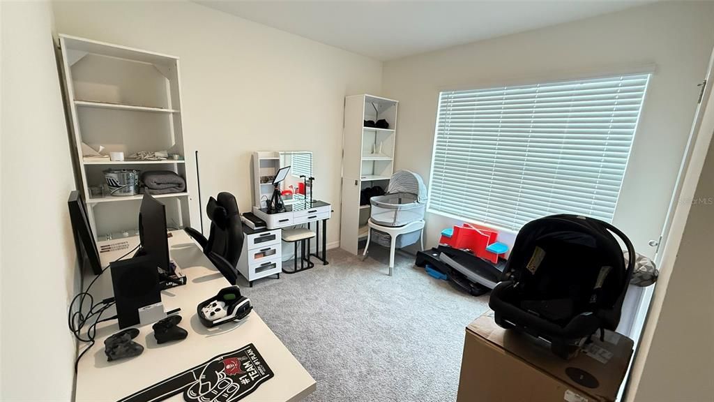 Под контрактом: $2,500 (4 спален, 2 ванн, 1846 Квадратных фут)