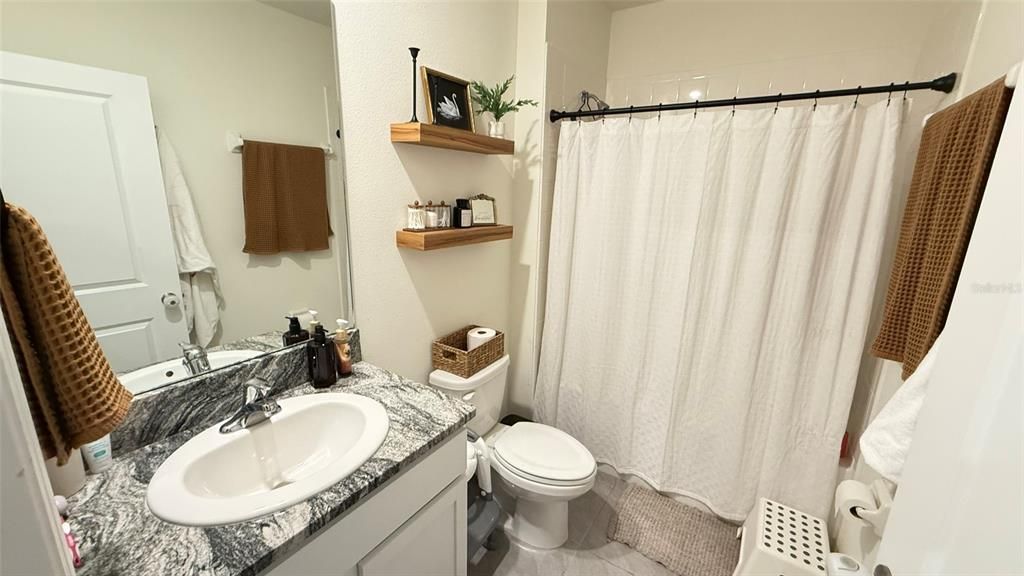 Под контрактом: $2,500 (4 спален, 2 ванн, 1846 Квадратных фут)