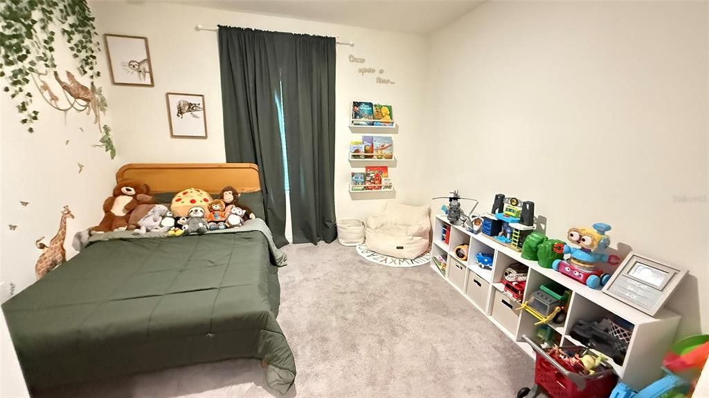 Под контрактом: $2,500 (4 спален, 2 ванн, 1846 Квадратных фут)