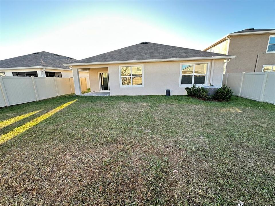 Под контрактом: $2,500 (4 спален, 2 ванн, 1846 Квадратных фут)