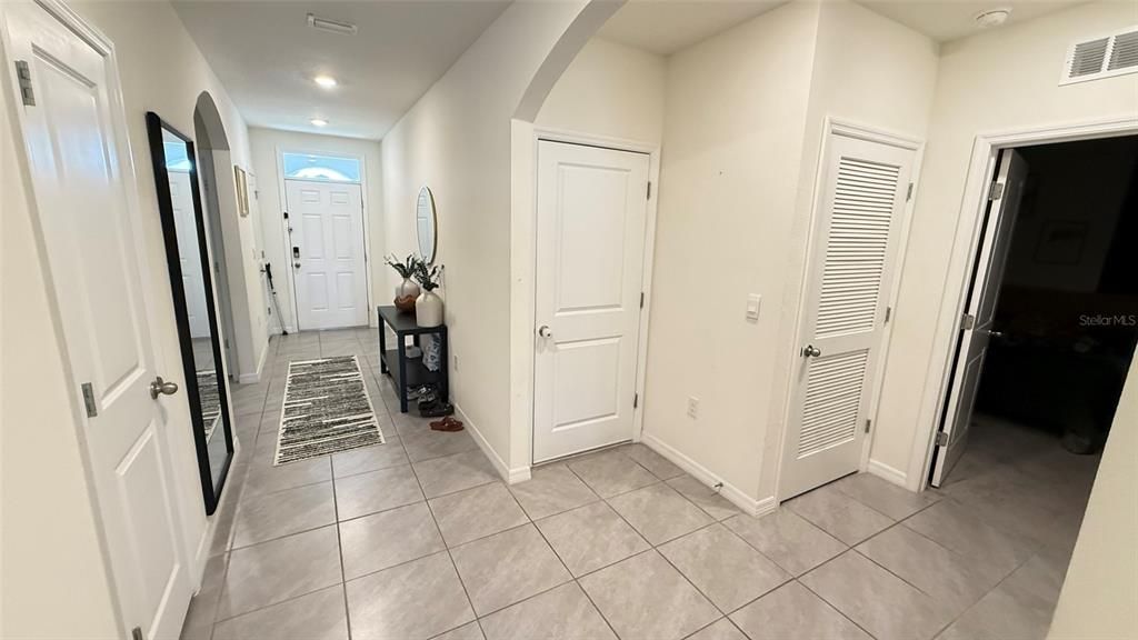 Под контрактом: $2,500 (4 спален, 2 ванн, 1846 Квадратных фут)