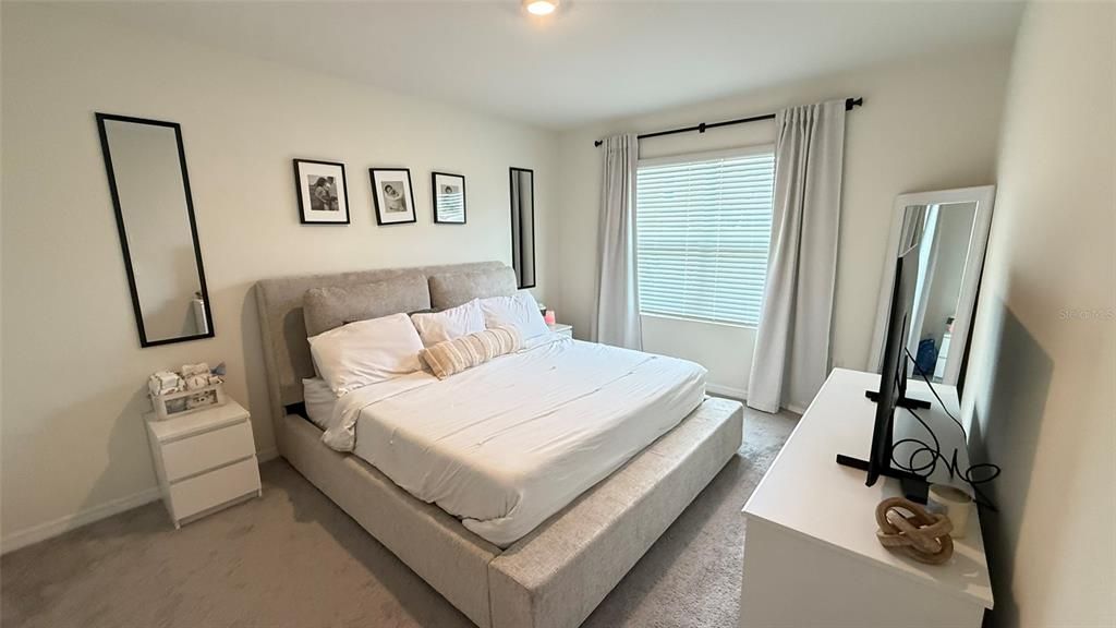 Под контрактом: $2,500 (4 спален, 2 ванн, 1846 Квадратных фут)