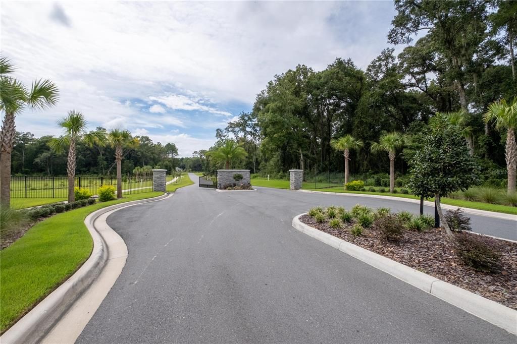 待售: $419,000 (1.41 acres)