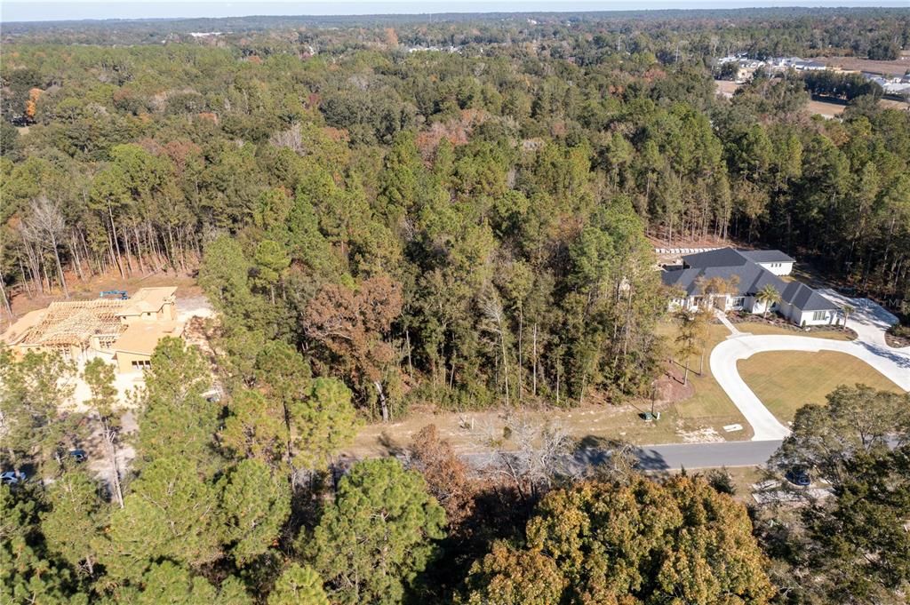 待售: $419,000 (1.41 acres)