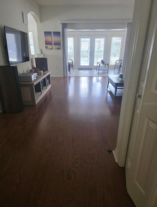 For Sale: $264,900 (2 beds, 2 baths, 1489 Square Feet)