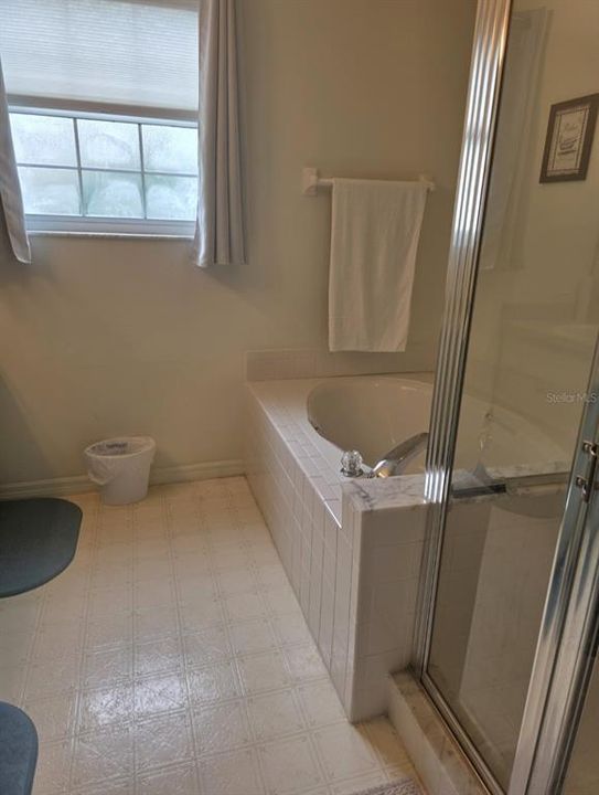 For Sale: $264,900 (2 beds, 2 baths, 1489 Square Feet)