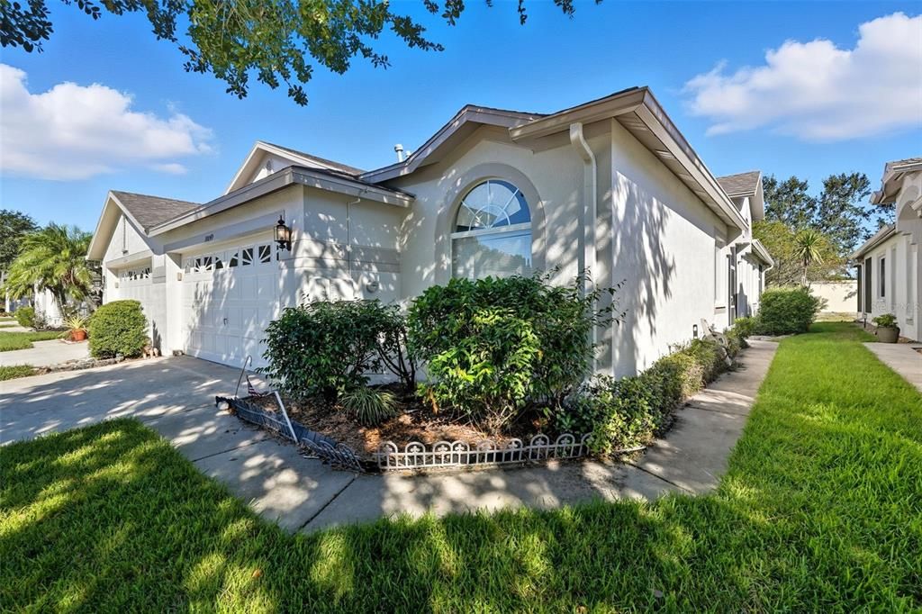 合同活跃: $300,000 (3 贝兹, 2 浴室, 1702 平方英尺)