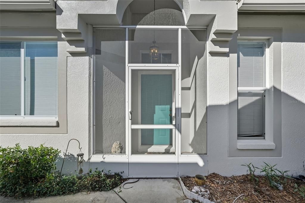 合同活跃: $300,000 (3 贝兹, 2 浴室, 1702 平方英尺)