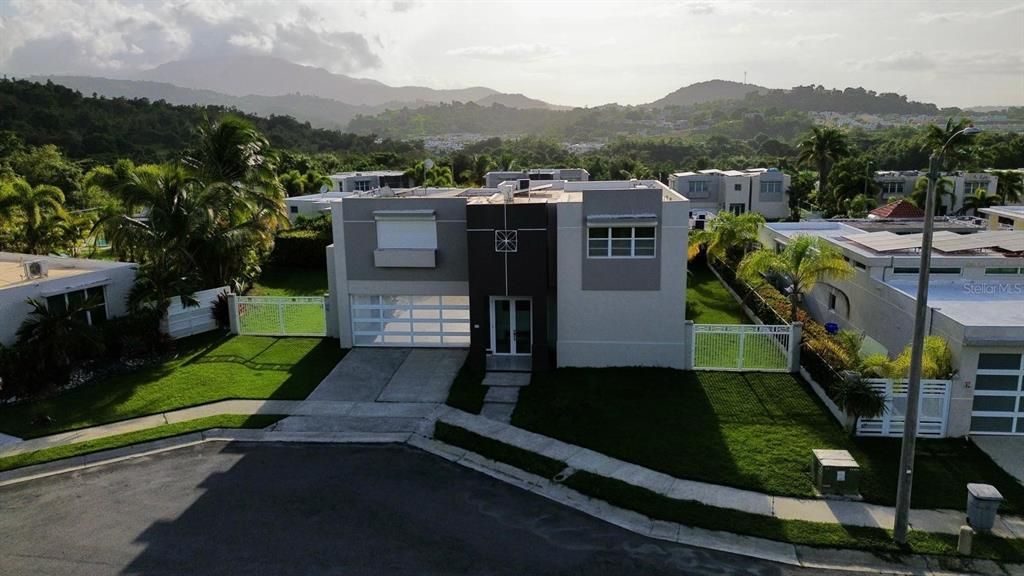 For Rent: $3,000 (4 beds, 2 baths, 2133 Square Feet)