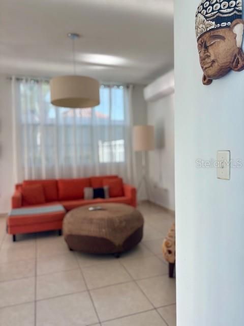 For Rent: $3,000 (4 beds, 2 baths, 2133 Square Feet)