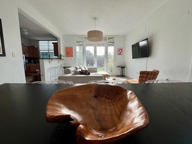 For Rent: $3,000 (4 beds, 2 baths, 2133 Square Feet)