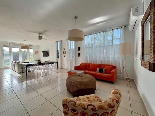 For Rent: $3,000 (4 beds, 2 baths, 2133 Square Feet)