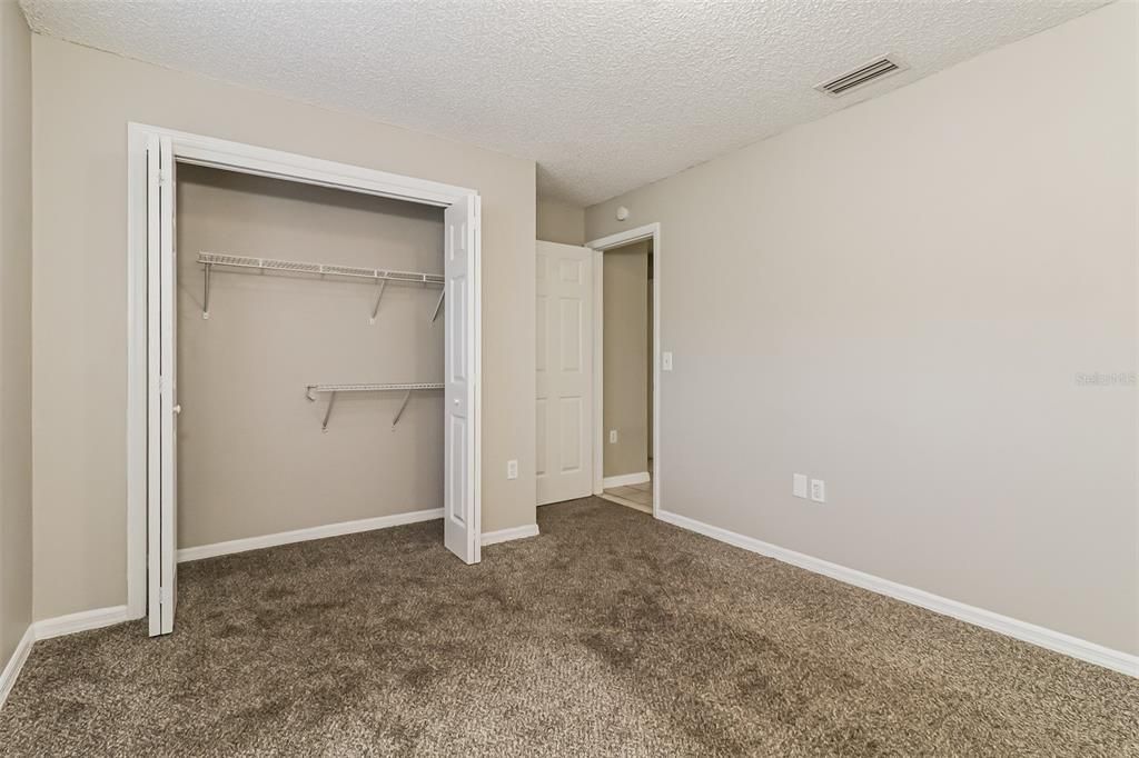 合同活跃: $325,000 (3 贝兹, 2 浴室, 1717 平方英尺)