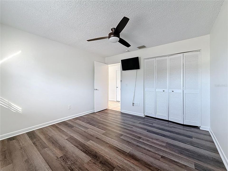 待售: $540,800 (4 贝兹, 0 浴室, 1600 平方英尺)