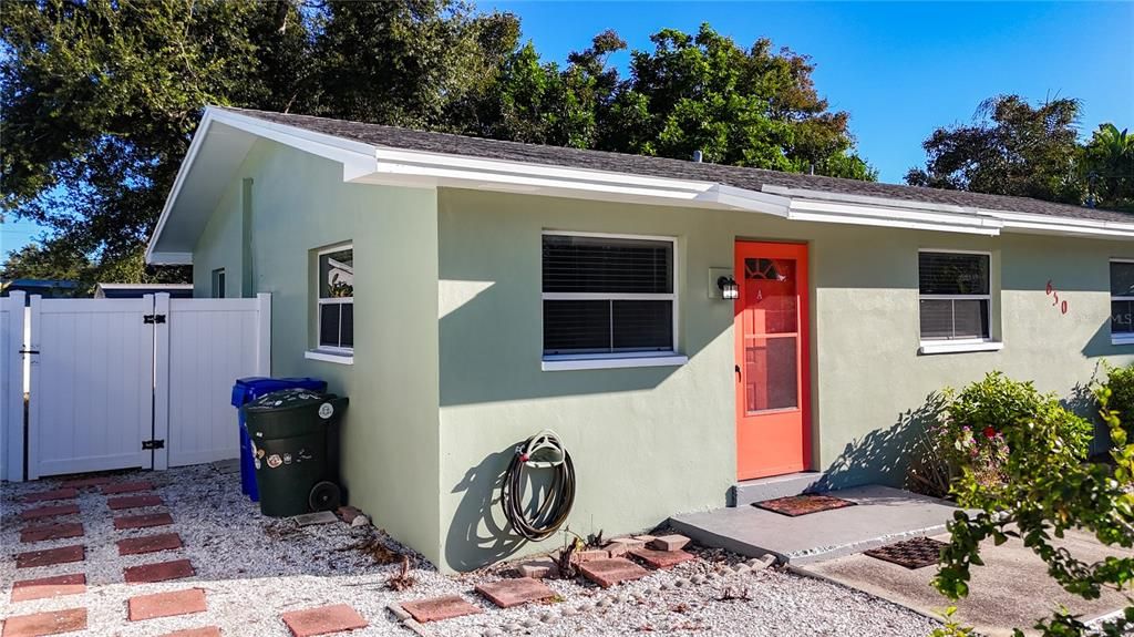 待售: $540,800 (4 贝兹, 0 浴室, 1600 平方英尺)