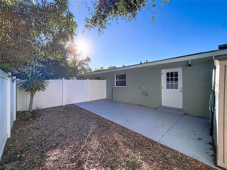 待售: $540,800 (4 贝兹, 0 浴室, 1600 平方英尺)