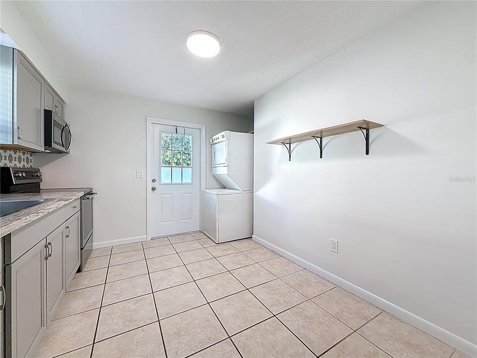 待售: $540,800 (4 贝兹, 0 浴室, 1600 平方英尺)