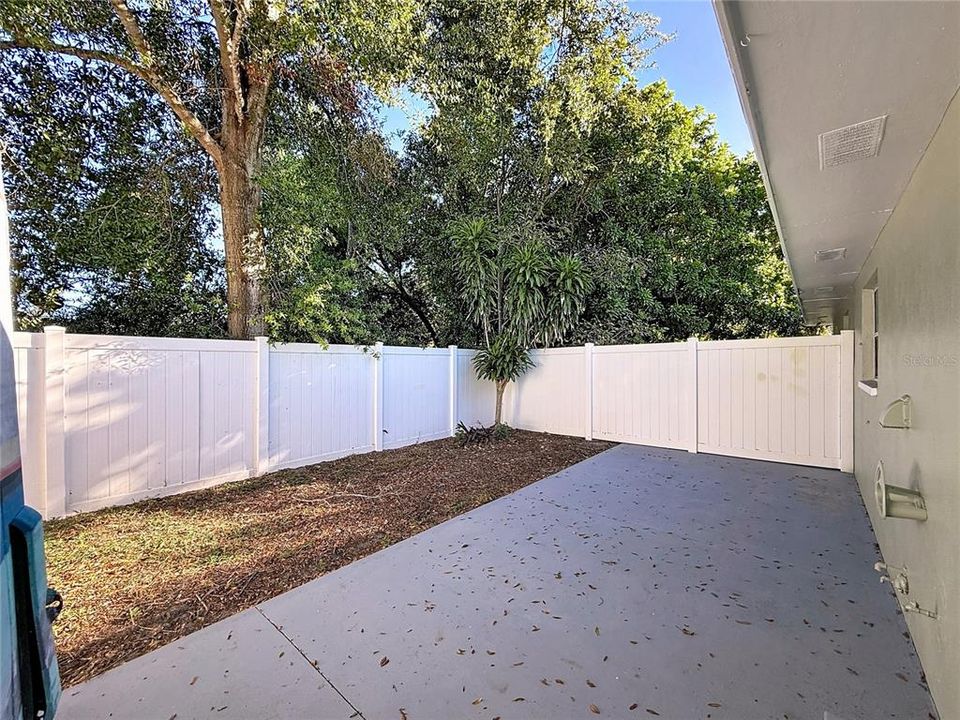 待售: $540,800 (4 贝兹, 0 浴室, 1600 平方英尺)